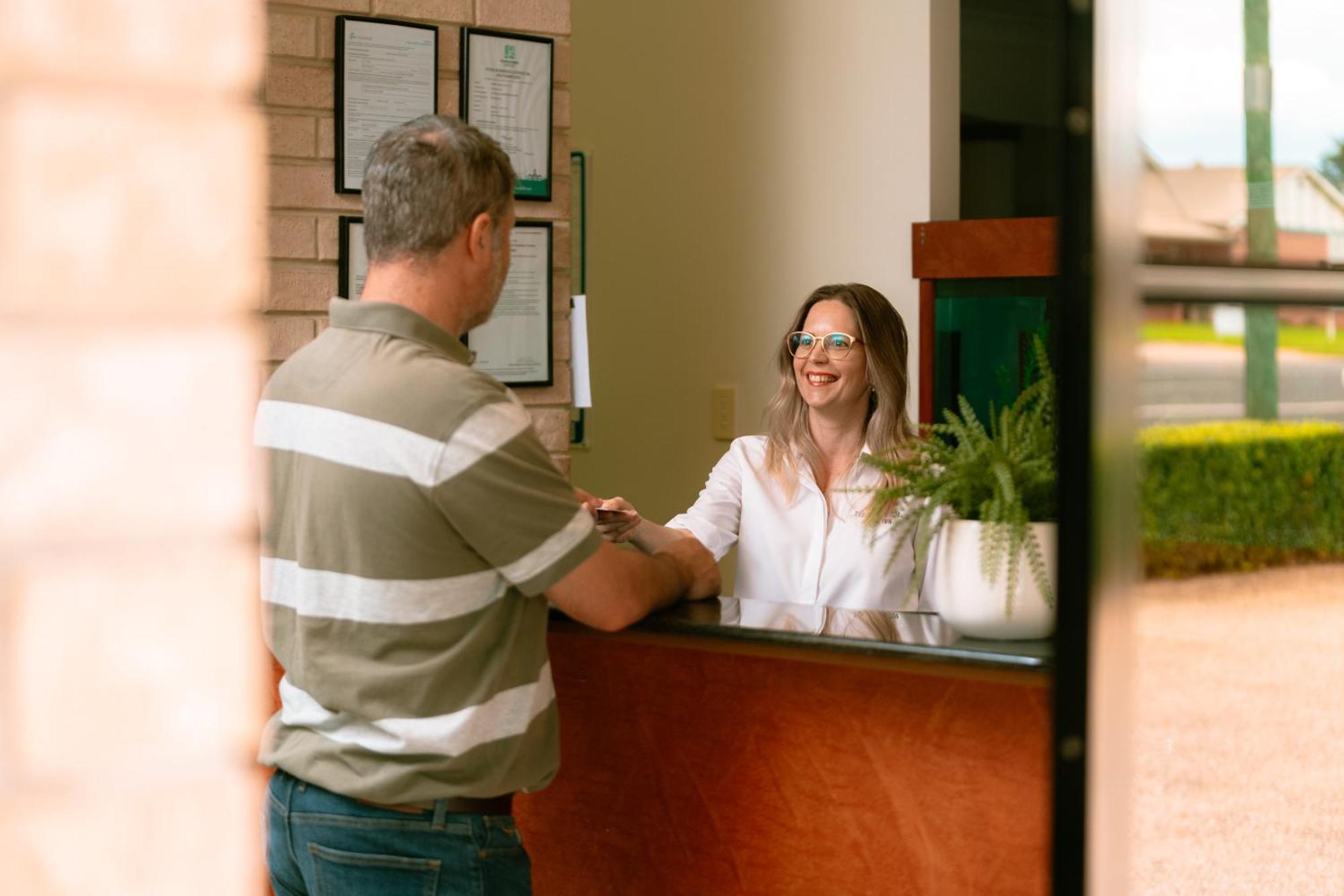 Best Western Tuscany On Tor Motor Inn Туумба Екстериор снимка